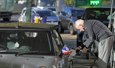 Βρετανία: Πετρελαϊκές εταιρείες λένε πως οι ελλείψεις στα πρατήρια καυσίμων μετριάζονται