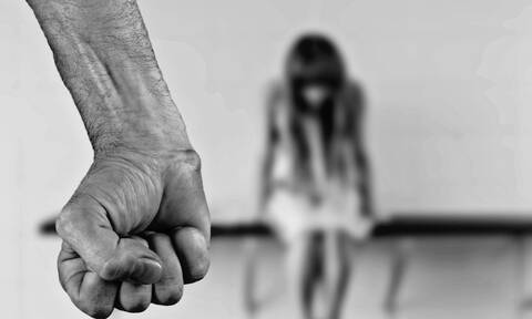 Θεσσαλονίκη: Δύο αδερφές καταγγέλλουν τη μητέρα της για σεξουλική κακοποίηση