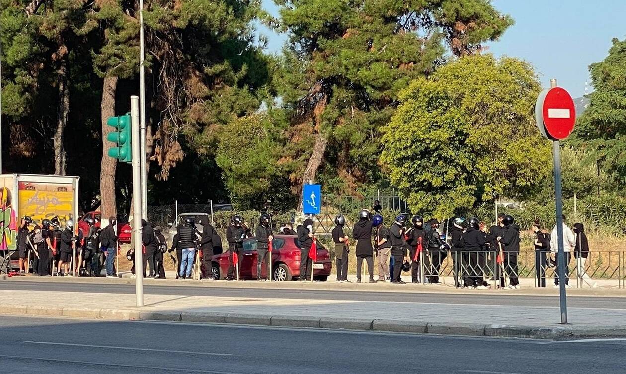 Θεσσαλονίκη: Συγκέντρωση αντιεξουσιαστών και ακροδεξιών στη Σταυρούπολη – Σε επιφυλακή η ΕΛΑΣ