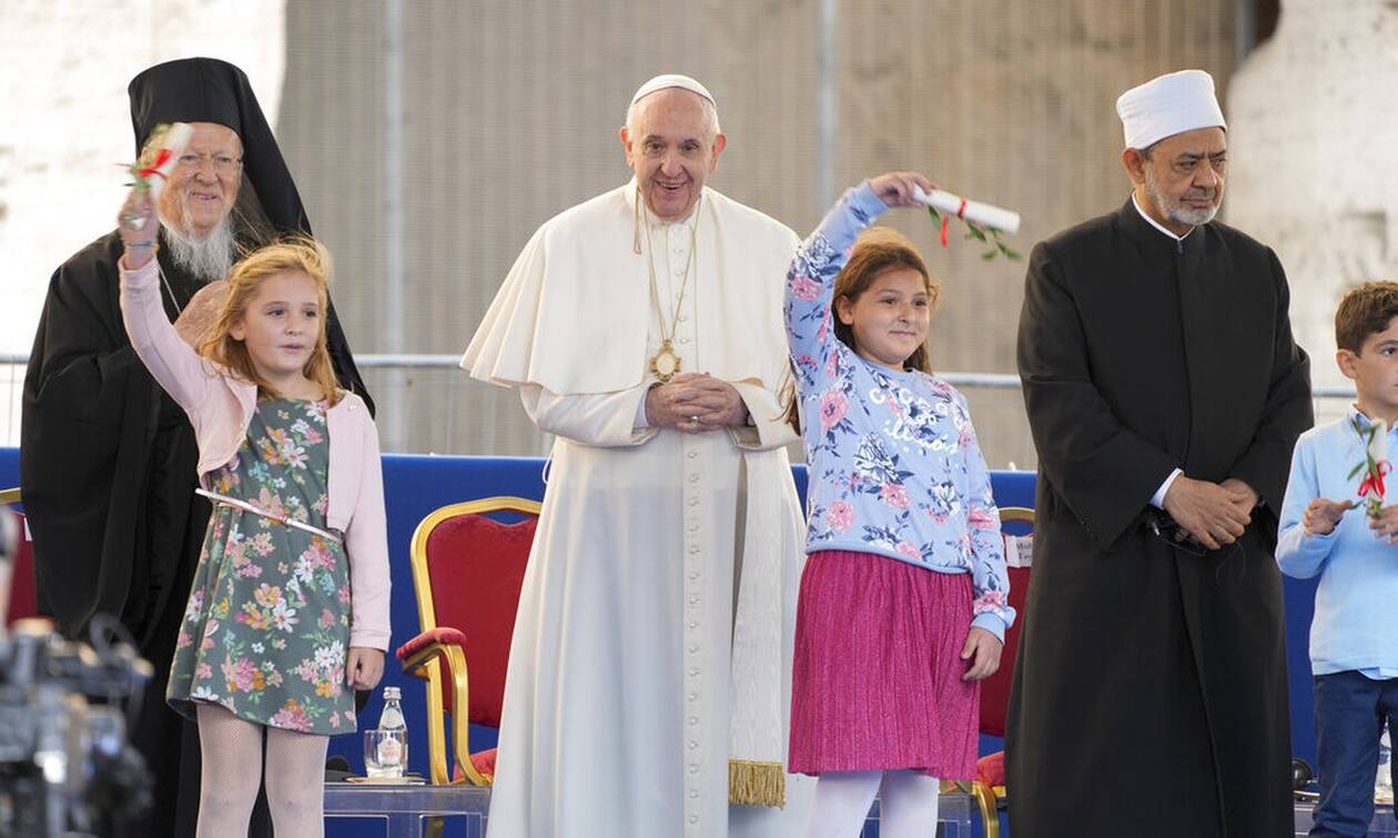 Προσευχή υπέρ της ειρήνης στο Κολοσσαίο με τη συμμετοχή Βαρθολομαίου και πάπα Φραγκίσκου