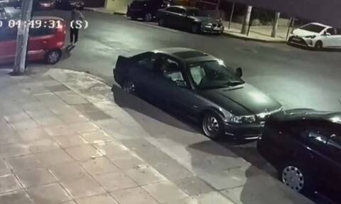 Πειραιάς: Σοκάρει βίντεο που δείχνει όχημα να σκοτώνει πεζό - Τον εγκατέλειψε ο οδηγός