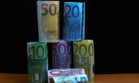 ΟΑΕΔ: Πρόγραμμα με 800 ευρώ τον μήνα - Ποιους αφορά