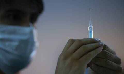 Αμερικανοί ειδικοί συστήνουν τη δεύτερη δόση του εμβολίου της J&J, δύο μήνες μετά την πρώτη