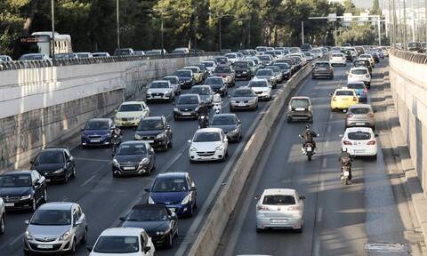 Τέλη κυκλοφορίας 2022: Τι αλλάζει στις πληρωμές και πόσα θα πληρώσουν οι ιδιοκτήτες οχημάτων