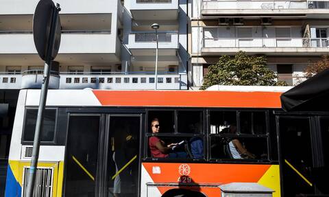 Θεσσαλονίκη: Κατέβασαν δύο ανήλικους από αστικό λεωφορείο, τους απείλησαν και τους λήστεψαν