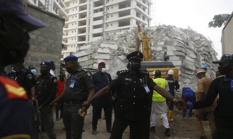 Νιγηρία: Τουλάχιστον τρεις νεκροί και δεκάδες παγιδευμένοι στα ερείπια μετά την κατάρρευση κτηρίου