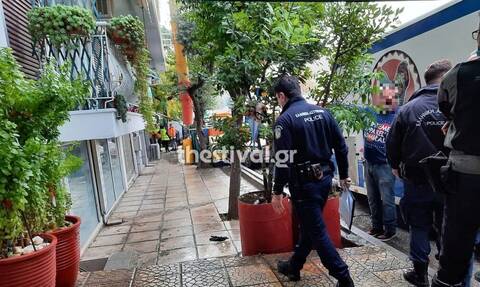 Θεσσαλονίκη: Κοριτσάκι έπεσε στο κενό από μπαλκόνι πολυκατοικίας - Προσπαθούσε να πιάσει μια ομπρέλα