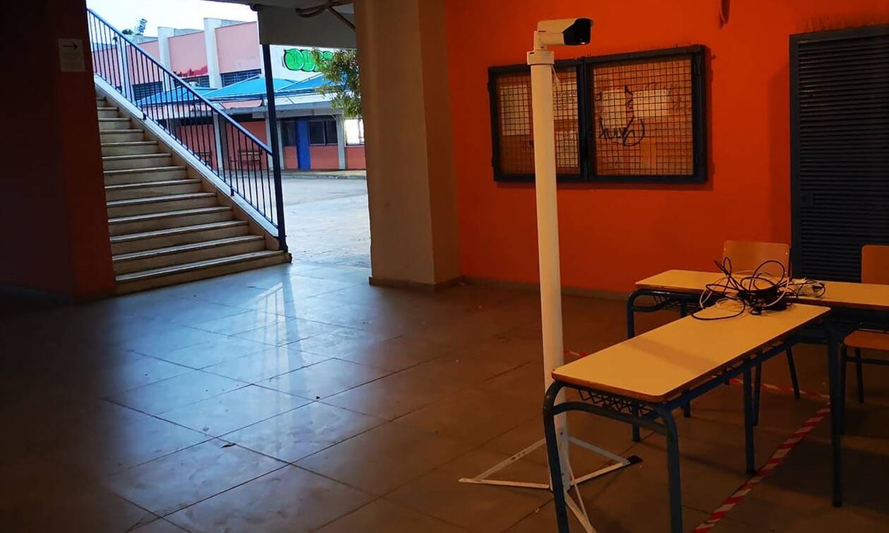 Άγιος Παντελεήμονας: 35χρονος αυνανιζόταν έξω από δημοτικό σχολείο