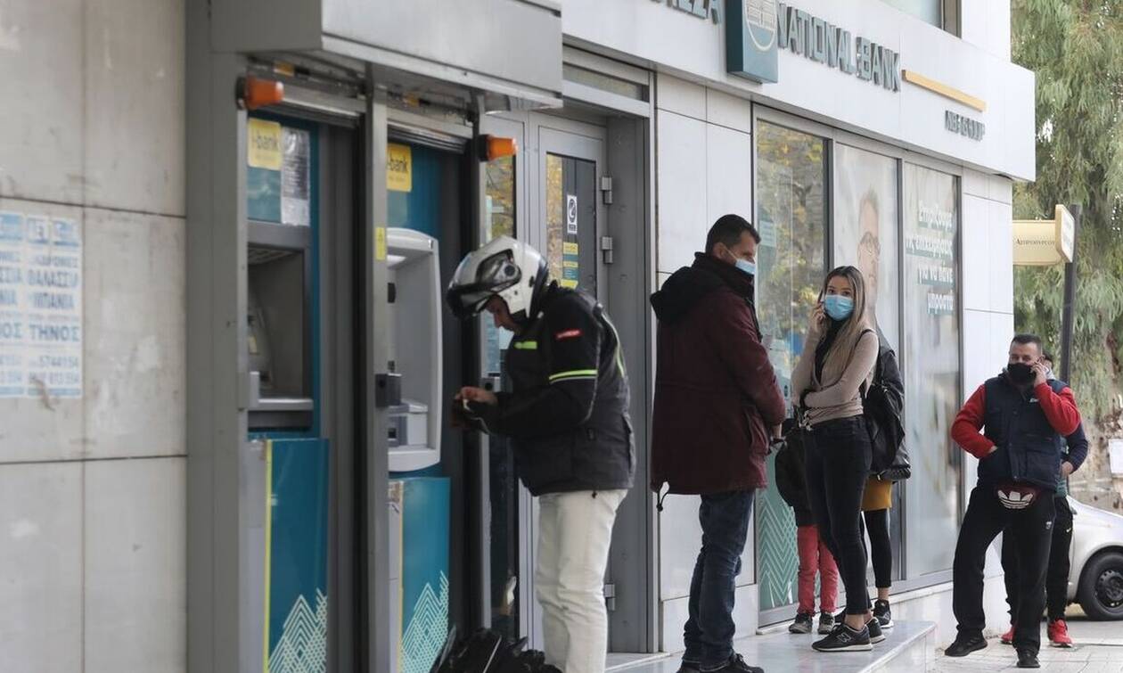 Χωρίς «παρατράγουδα» οι δια ζώσης συναλλαγές των πολιτών στα καταστήματα των τραπεζών