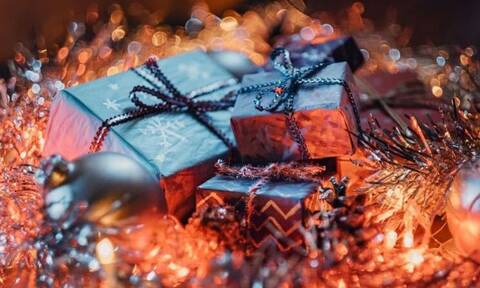 Δώρο Χριστουγέννων: Πότε πληρώνεται - Πώς θα υπολογίσετε πόσα χρήματα θα πάρετε