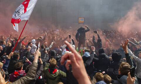 Ολλανδία: Η κυβέρνηση θέλει να κλείσει τα γήπεδα! – Οργισμένη απάντηση των συλλόγων