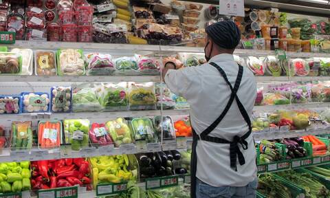 Νέα μέτρα στα σούπερ μάρκετ από σήμερα: Οι αλλαγές σε κρεοπωλεία, φούρνους, μίνι μάρκετ