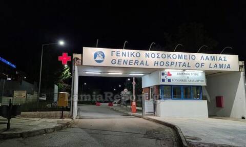 Λαμία: Σε ψυχιατρική κλινική η γυναίκα που έτρεχε γυμνή στο νοσοκομείο και επιτέθηκε σε γιατρούς