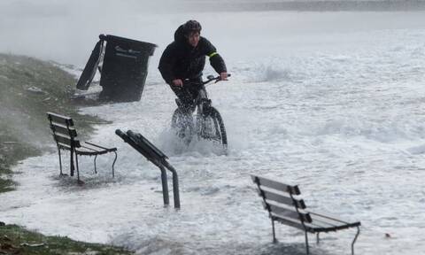 Καναδάς: Φονικές πλημμύρες και κατολισθήσεις– Έπεσε βροχή ενός μήνα σε 24 ώρες