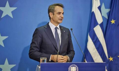В годовщину Политехнио Мицотакис призвал греков соблюдать меры безопасности