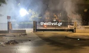 Επεισόδια στη Θεσσαλονίκη: Πέντε προσαγωγές - Πετροπόλεμος, μολότοφ και επέμβαση του Αίαντα