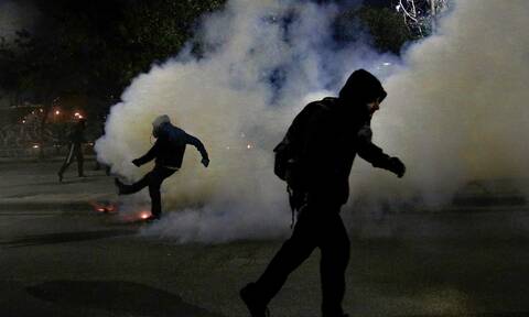 Θεσσαλονίκη: Έξι συλλήψεις για τα χθεσινά επεισόδια μετά τη λήξη της πορείας για το Πολυτεχνείο