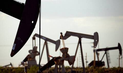 Χωρίς κατεύθυνση η Wall Street - Μικρή άνοδος για το πετρέλαιο