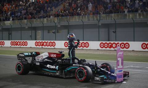 Formula 1: «Καταιγίδα» ο Χάμιλτον! Πήρε την pole position στο Κατάρ (photos+video)