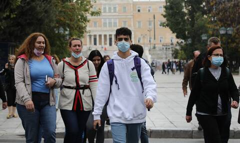 Βατόπουλος στο Newsbomb.gr: Εμβολιασμός, αποστάσεις και μάσκες κλειδί για την αντιμετώπιση της Covid