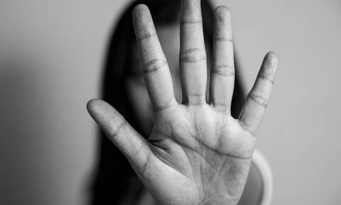 Λάρισα: «Θα είμαι δίπλα της στον αγώνα που δίνει» λέει ο σύζυγος της 44χρονης που κατήγγειλε βιασμό