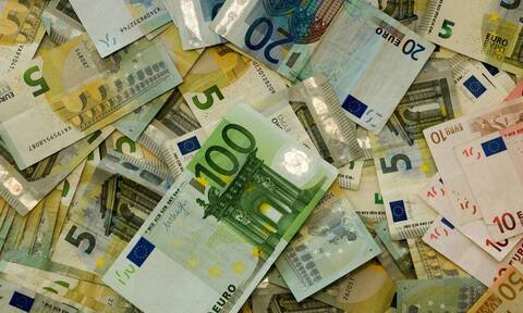 Ποιες επιχειρήσεις χάνουν φορολογική ενημερότητα και απειλούνται με πρόστιμο 10.000 ευρώ