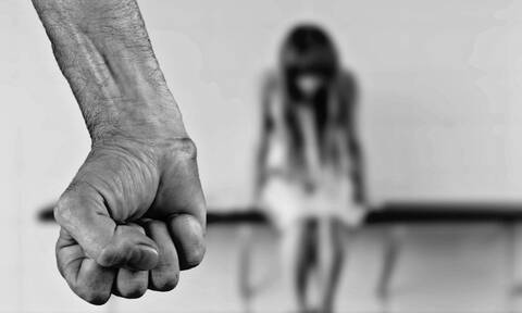Βόλος: Κόρη κατήγγειλε τον πατέρα της για βιασμό – Επιφυλάχθηκε το δικαστήριο