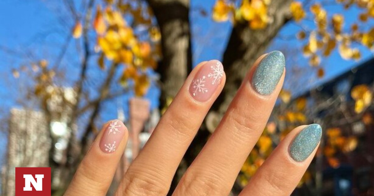 facebookglittery nails