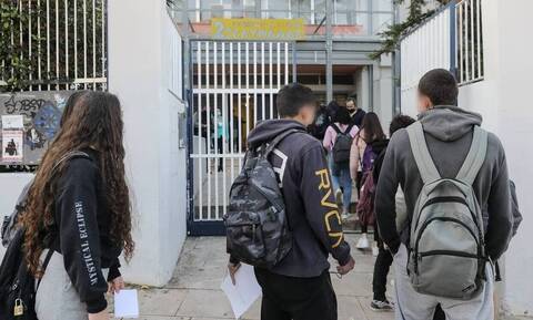 Κρήτη: Ήπιαν αντισηπτικό αντί για νερό - H φάρσα συμμαθητών τους οδήγησε στο νοσοκομείο