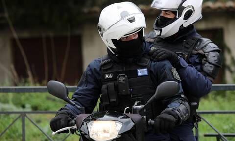 Αναστάτωση στην ΕΛ.ΑΣ.: Πολλές συλλήψεις αστυνομικών σε Α.Τ. για εμπλοκή σε μεγάλο κύκλωμα