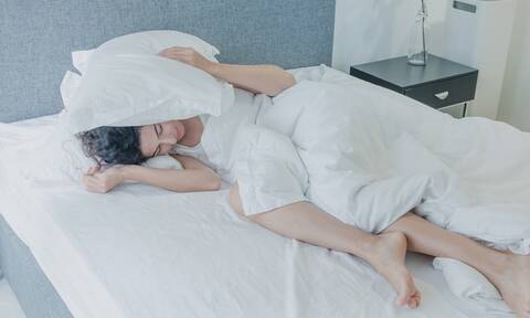 8 θρεπτικά συστατικά που θα βελτιώσουν την ποιότητα του ύπνου σας (video)