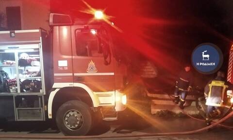 Ρόδος: Φωτιά σε σοφίτα σπιτιού - Στο νοσοκομείο ο ιδιοκτήτης που έπεσε από ύψος 3 μέτρων