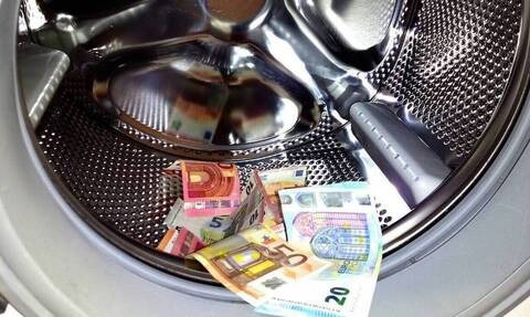 Μαύρο χρήμα: Στην «τσιμπίδα» της ΕΛ.ΑΣ. 13 άτομα για συναλλαγές ύψους 350.000 ευρώ