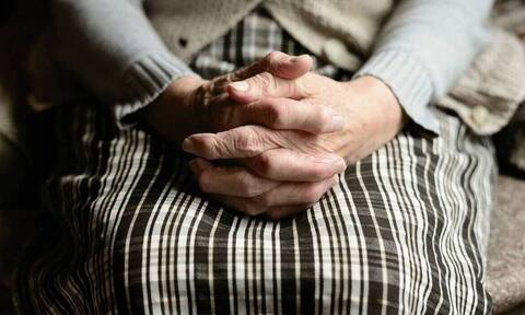 Γηροκομείο στα Χανιά: Ξέσπασμα οργής από συγγενείς τροφίμων - Πώς λειτουργεί μετά από 80 θανάτους;