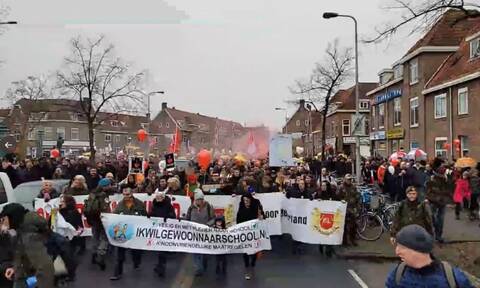 Διαδήλωση κατά του υποχρεωτικού εμβολιασμού στην Ολλανδία