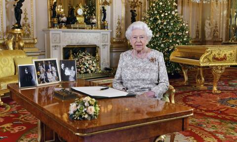 Οι άγνωστες ιδιοτροπίες της βασίλισσας Ελισάβετ τα Χριστούγεννα