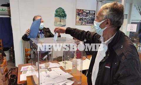 Εκλογές ΚΙΝΑΛ: Το Newsbomb.gr στα εκλογικά κέντρα της Αθήνας (pics+vids)