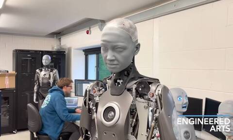 Στα όρια του ανατριχιαστικού: Δείτε τα ανθρωπόμορφα ρομπότ «Ameca» (video)