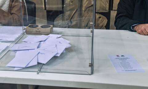 Εκλογές ΚΙΝΑΛ: Τα αποτελέσματα στο 90,3% των εκλογικών τμημάτων