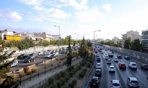 Κίνηση: 70 ώρες στον δρόμο έχασαν φέτος οι οδηγοί στην Αθήνα από το μποτιλιάρισμα