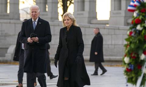 Η Jill Biden τα «έβαλε« με αυτούς που λένε ανίκανο τον σύζυγό της