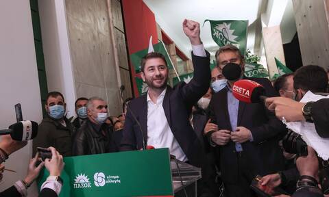 Θρίαμβος Ανδρουλάκη με 67,88%: «Το ΠΑΣΟΚ επέστρεψε και είναι εδώ, ενωμένο, δυνατό»