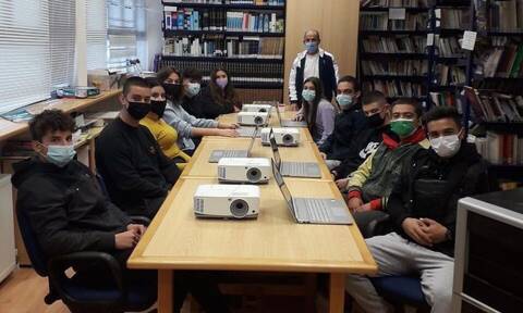 Μυτιλήνη: Το Μαξίμου ανταποκρίθηκε σε αίτημα Γυμνασίου και έστειλε εργαλεία για το ψηφιακό μάθημα