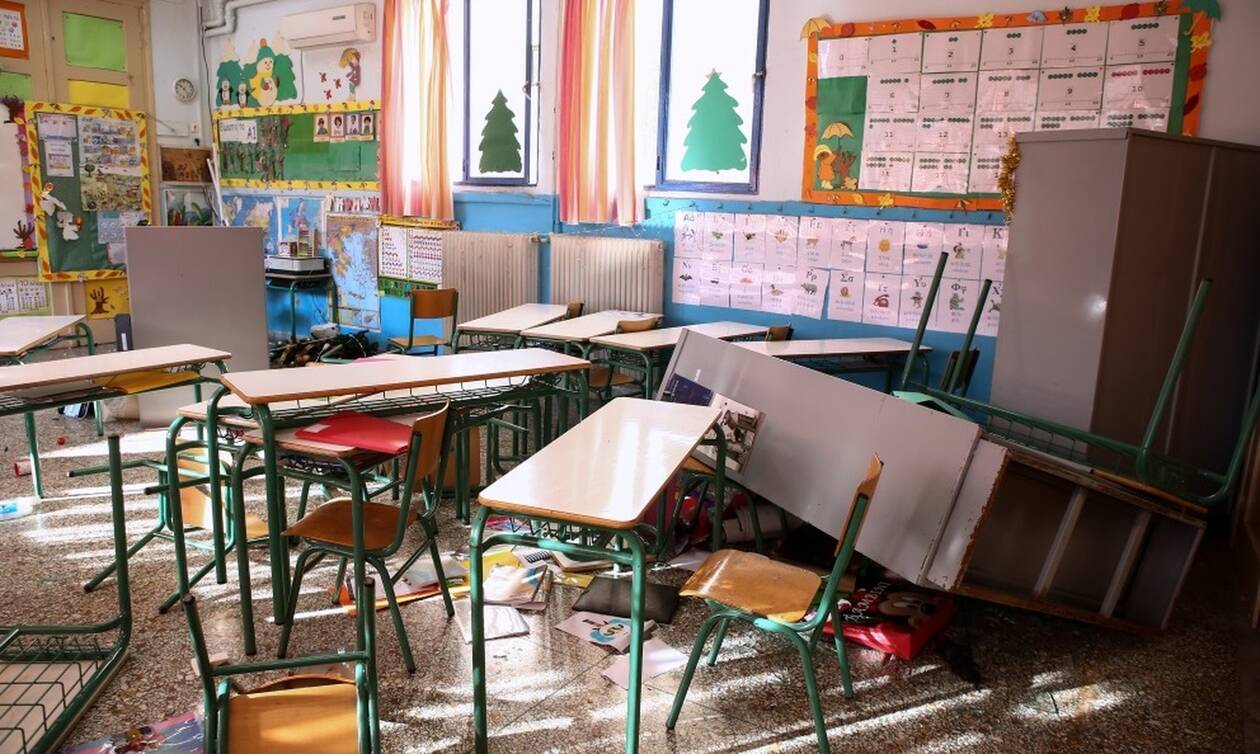 Γκύζη: Απίστευτες εικόνες καταστροφής στο 102ο δημοτικό σχολείο – Τα έκαναν «γης μαδιάμ»