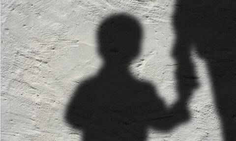 Σοκαριστική αποκάλυψη: Σύλληψη νηπιαγωγού που κατηγορείται για σεξουαλική κακοποίηση 4χρονου