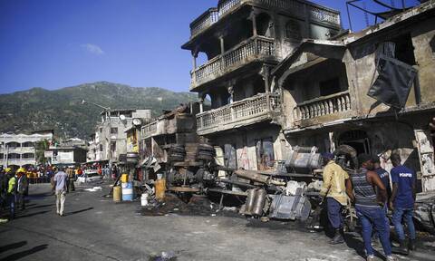 Έκρηξη βυτιοφόρου στην Αϊτή: Τους 75 έφτασε ο αριθμός των νεκρών (video)