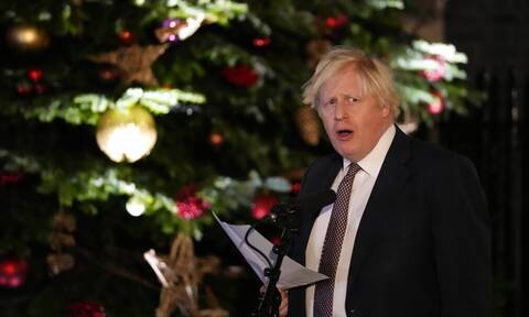 Μπόρις Τζόνσον: Χριστουγεννιάτικος εφιάλτης με «άρωμα γυναίκας» για τον Βρετανό πρωθυπουργό