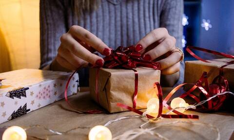 Μαγεία μέσα από έναν φακό: Γιορτινά δώρα που κάνουν τους παραλήπτες να βλέπουν τον κόσμο αλλιώς