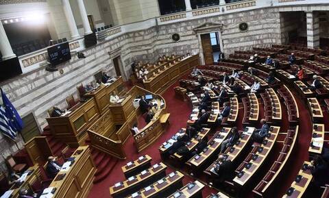 Επεισόδιο στη Βουλή Τσίπρα - Γεραπετρίτη: Αποχώρησαν οι βουλευτές του ΣΥΡΙΖΑ