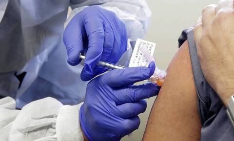 Ελβετία: Η κυβέρνηση παρήγγειλε νέα «φουρνιά» εμβολίων - Αύξησε το απόθεμα σε 34 εκατ. δόσεις